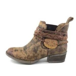 Circle G Brown Ankle Boots with Tan Accents